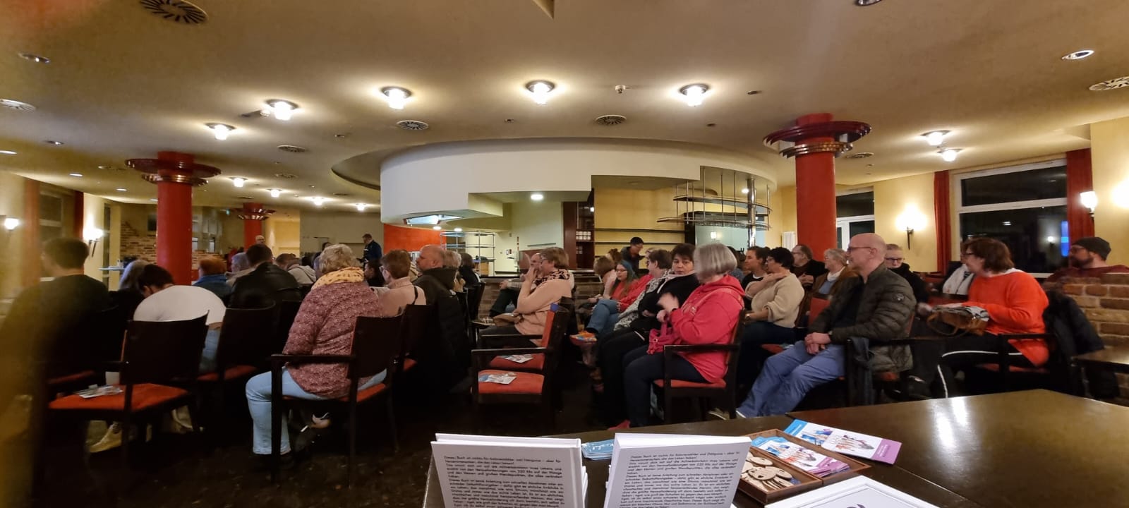 Lesung Happy Hippotrophie mit Tina Mareike Kuschel Adipositas Selbsthilfegruppe